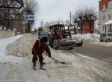 Снег из пешеходных зон Рязани 21 января убирали 74 дворника