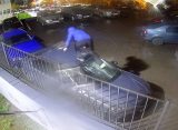 В ночь на 11 мая вандал повредил припаркованный в Горроще автомобиль