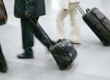 Мужской чемодан: стильный аксессуар для путешественников