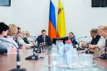 Малков обсудил острые проблемы региона с депутатами-единороссами