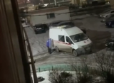 Рязанские медики на скорой застряли во дворе на Быстрецкой