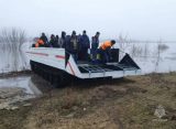На помощь рязанским спасателям из Тулы прибыл плавающий транспортёр