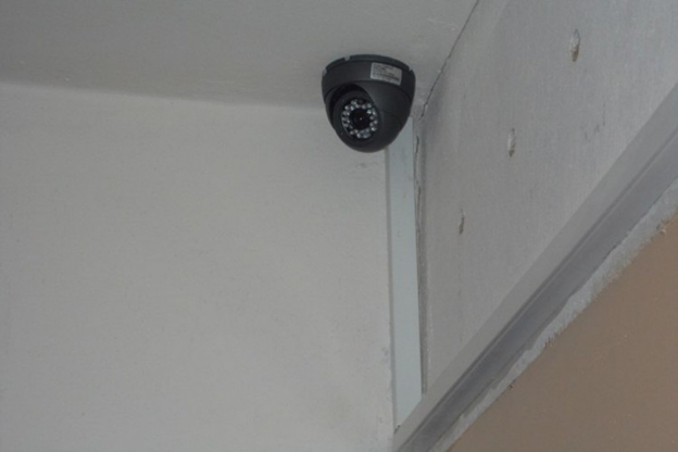 Спасет ли от агрессивных соседей установка видеокамере в подъезде?