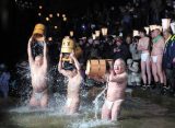 В Японии из-за нехватки желающих древний фестиваль голых мужчин провели в последний раз