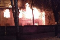 Во время ночного пожара в Скопине сгорело заброшенное здание войсковой части