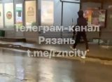 На Славянском проспекте в Рязани замечен мужчина с предметом, напоминающем автомат