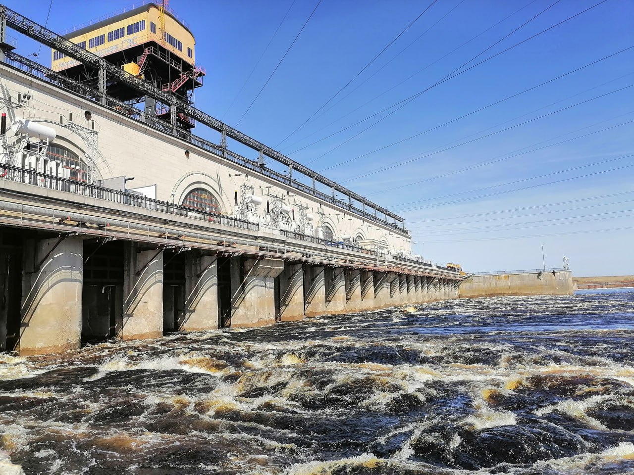Инженеры "МегаФон" обеспечили связь под водой для сотрудников Нижегородской ГЭС