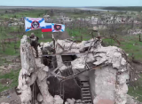 МО РФ: морпехи подняли российский флаг над освобожденной Новомихайловкой в ДНР