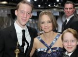 Fox News: Джоди Фостер не требует от сыновей смотреть ее фильмы
