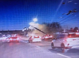 Рязанцы показали момент ДТП на Московском шоссе со снесенным столбом