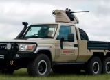 Armormax Defence сделала из Toyota Land Cruiser бронированный гражданский пикап с пулеметом